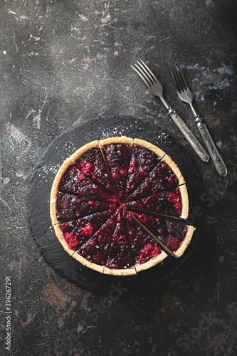 Canvas Print Fresh cheesecake with berry jam