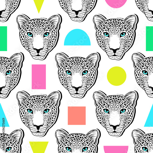 Seamless pattern with leopard muzzle