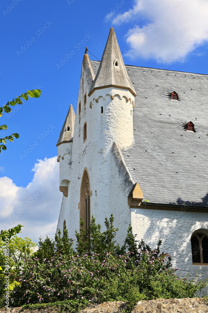 Fototapeta premium Burgkirche in Ingelheim am Rhein