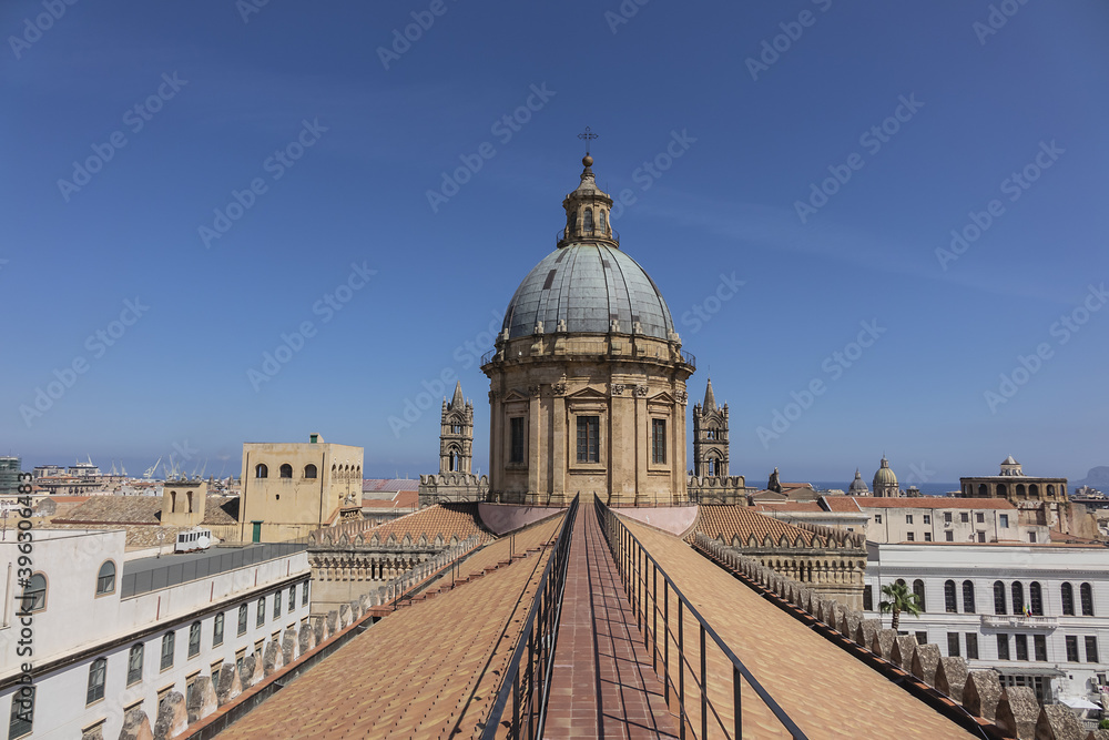 Obraz premium Roof of the Palermo Cathedral Santa Vergine Maria Assunta. Palermo, Sicily, Italy.