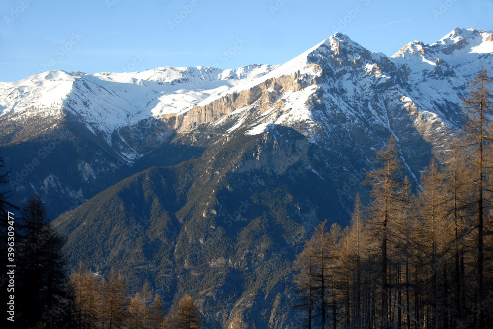 Mount Seguret (2,926 m high) from the ski slopes of Sauze d'Oulx in Piedmont which are the systems of the Milky Way immersed in coniferous forests. Mount Seguret (2,926 m high) from the ski slopes of Sauze d'Oulx in Piedmont which are the systems of the Milky Way immersed in coniferous forests.