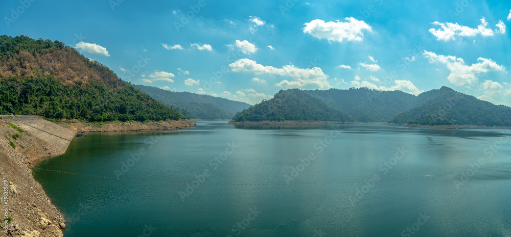 Khun Dan Dam was built according to the King’s project. .The King had royally given the name of the dam as Khun Dan Prakan Chon Dam .to honor the bravery of Khun Han Phithak Phraiwan or Khun Dan