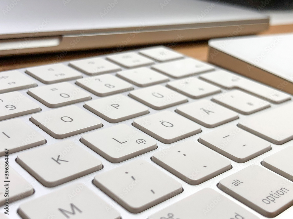 At-zeichen auf einer Mac-Tastatur
