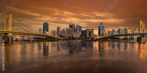 Pittsburgh Skyline © Andrew