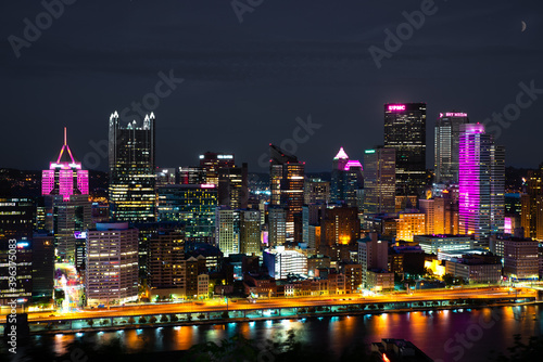 Fototapeta Naklejka Na Ścianę i Meble -  Pittsburgh Skyline At Night