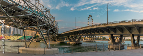 Canvas Print A view across the Marina Bay between the Helix and Bayfront bridge in Singapore