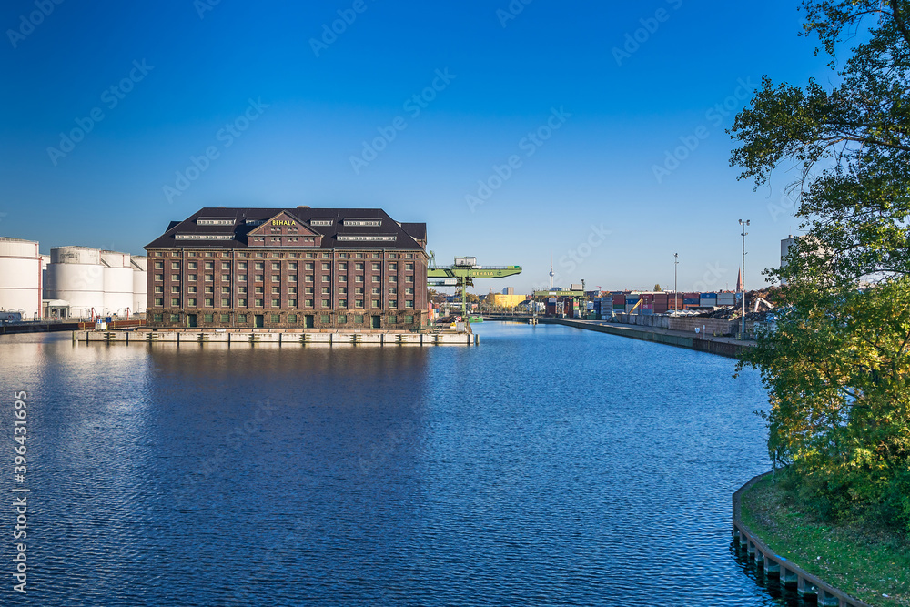  Port basin and Westhafen port BEHALA, one of Germany’s largest inland ports located right in the heart of Berlin