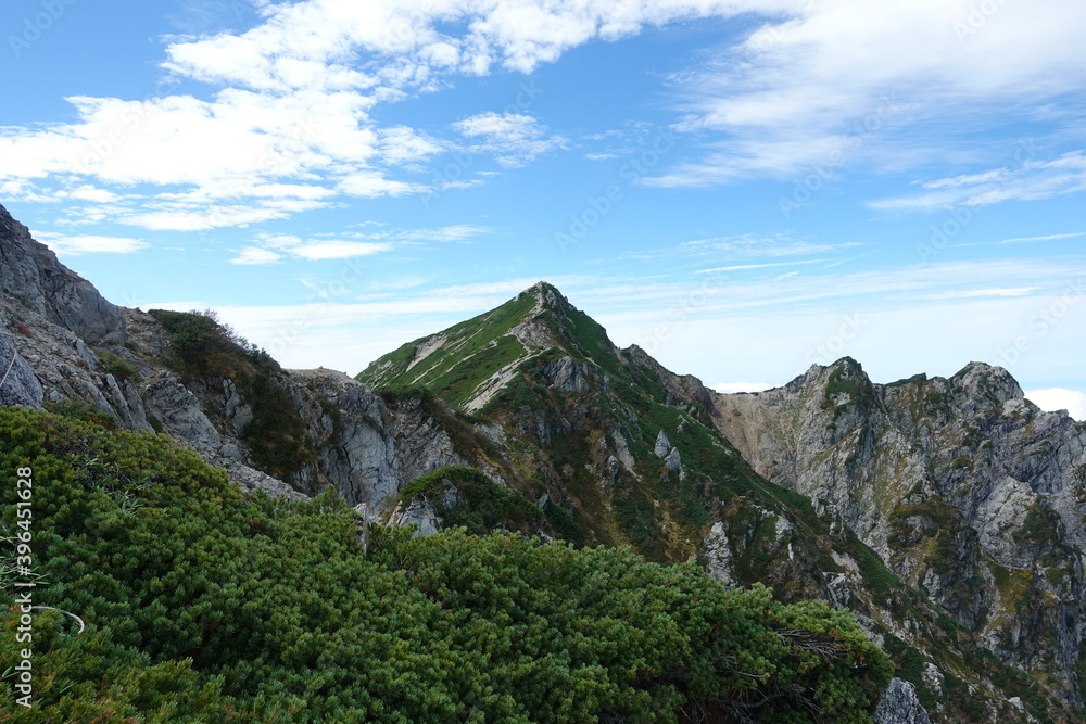 Fototapeta premium 背景素材 イメージ 山岳ハイキング 山登り