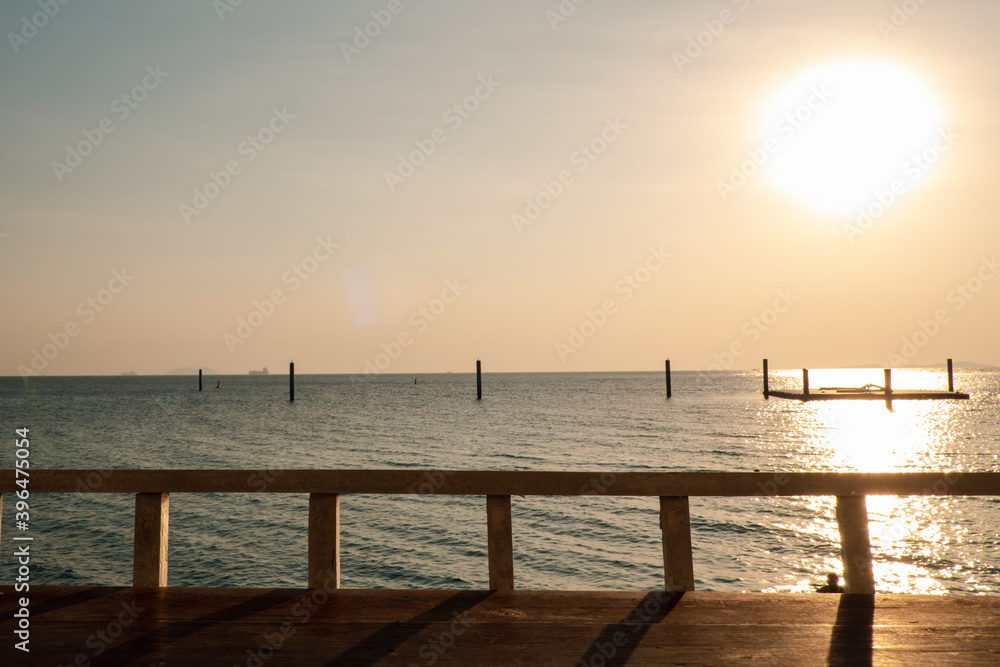 Obraz premium Photo of the famous Thailand sea beach called Koh larn Pattaya city Thailand
