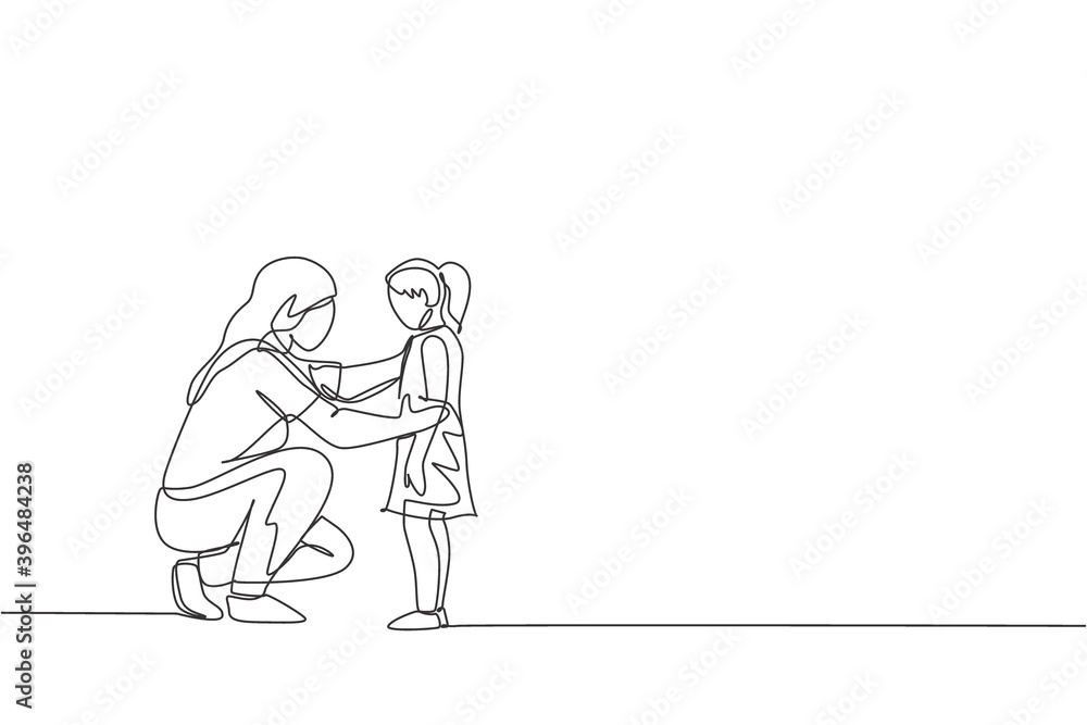 One single line drawing of young happy mom giving some wise advice talk to her daughter at home vector illustration. Parenting education. Family parenthood concept. Modern continuous line draw design One single line drawing of young happy mom giving some wise advice talk to her daughter at home vector illustration. Parenting education. Family parenthood concept. Modern continuous line draw design