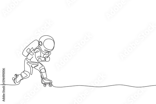 One continuous line drawing of astronaut using roller skates on moon surface, deep space galaxy. Spaceman healthy fitness sport concept. Dynamic single line draw design vector graphic illustration
