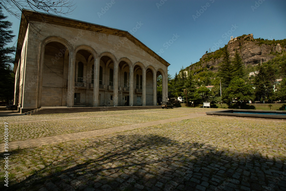 Obraz premium beautiful building on a square with columns