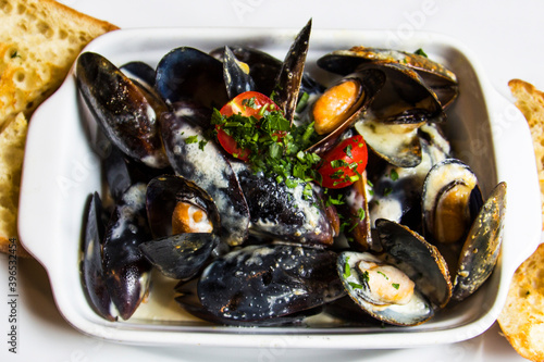 Steamed mussels in cream cheese sauce Healthy seafood