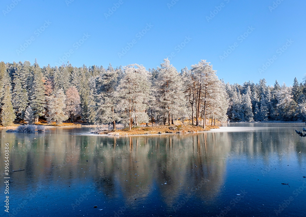 Mirror lake at first frost Mirror lake at first frost