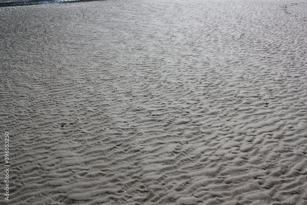 Obraz premium Structures in the sand in back-lighting