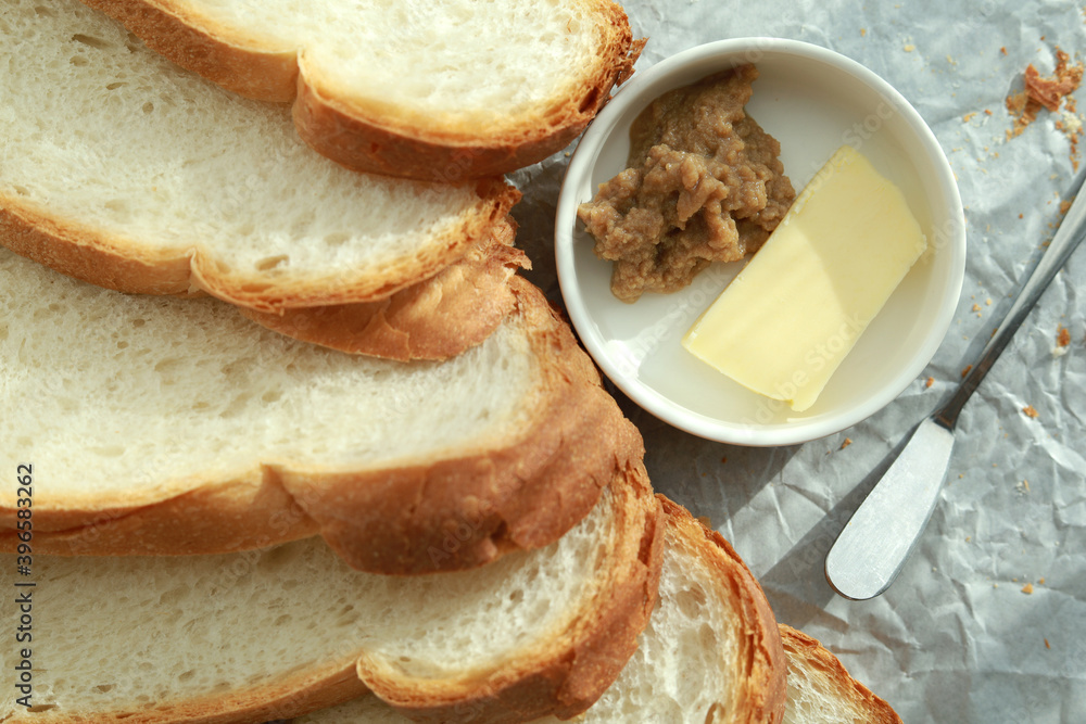 Nanyang Style Toasted Bread Kaya And Butter On Table, Famous Malaysian And Singaporean Breakfast. Nanyang Style Toasted Bread Kaya And Butter On Table, Famous Malaysian And Singaporean Breakfast.