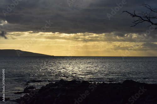 Waves and surf of south Maui