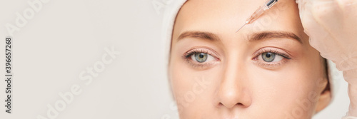 Foto Near eye injection at spa salon