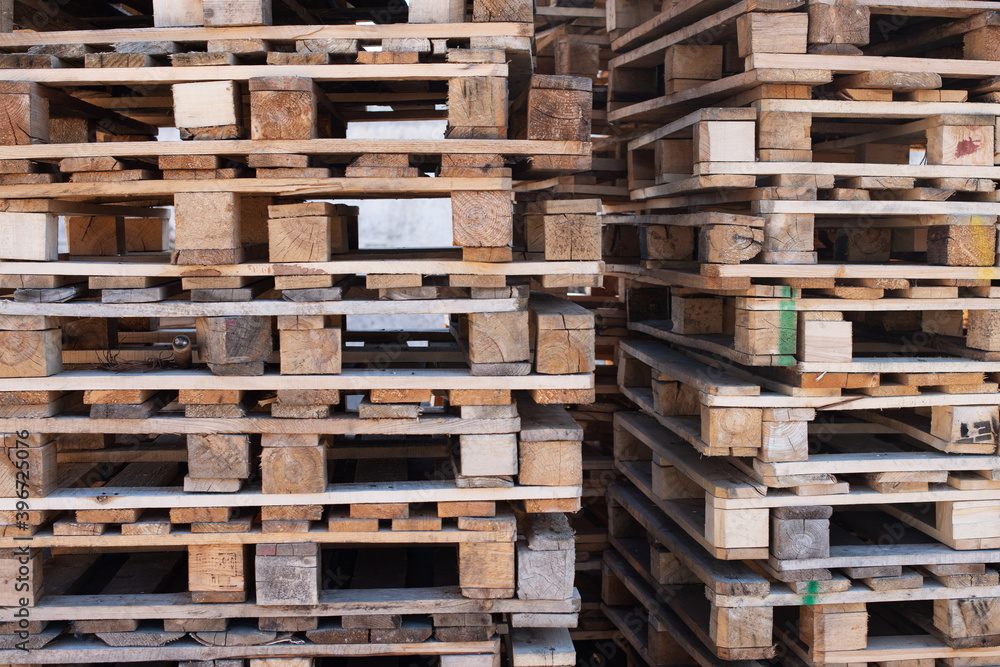 Pallet - wooden shipping container, grounds for collection, storage, transshipment and transportation of goods Pallet - wooden shipping container, grounds for collection, storage, transshipment and transportation of goods