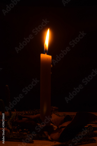 candle light in the dark night