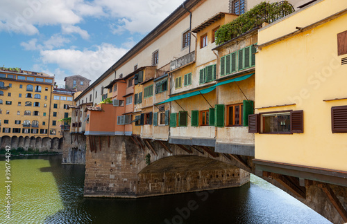 Ponte Vecchio over Arno river in Florence, Italy © Sergey