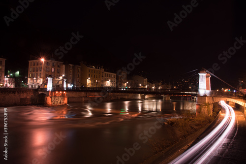 Tapety artystyczne Grenoble de nuit