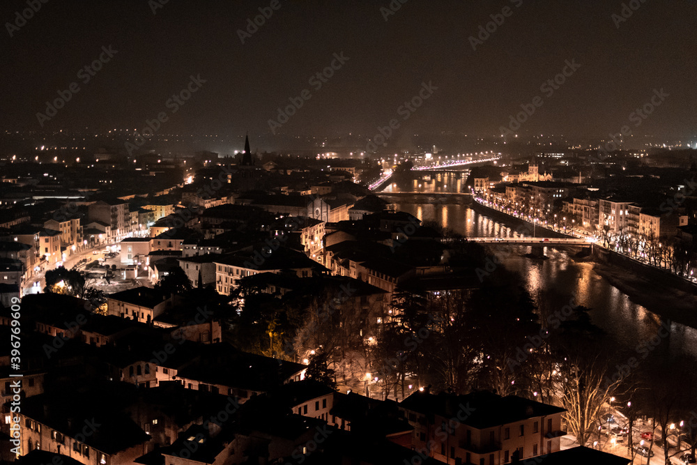 Views of Verona city at night