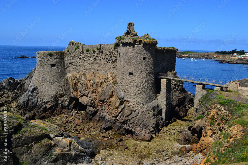 Le vieux chateau de l'île d'yeu, château fortifié du XIV eme siècle. Connu pour avoir inspiré RG dans son album l'ile noire. 