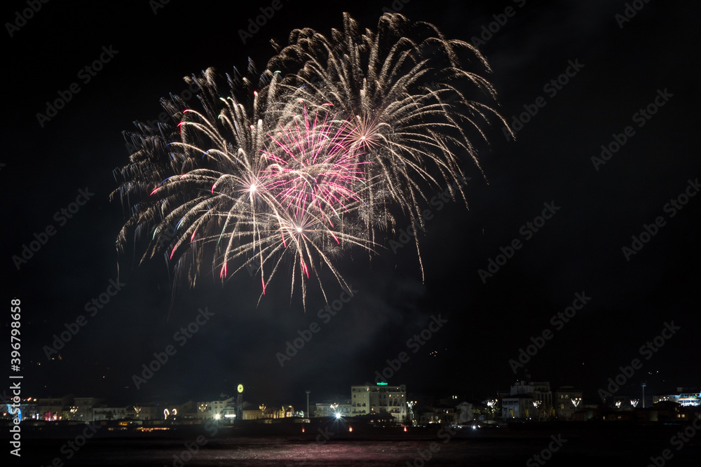Spettocolo pirotecnico Carnevale di Viareggio Spettocolo pirotecnico Carnevale di Viareggio