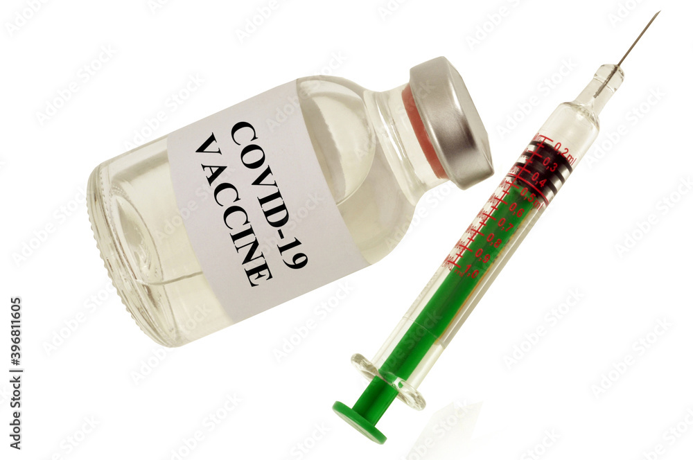 Concept de vaccin contre le covid-19 avec un flacon et une seringue sur fond blanc Concept de vaccin contre le covid-19 avec un flacon et une seringue sur fond blanc