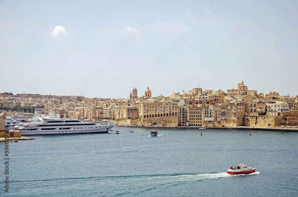 Obraz premium Beautiful port of ancient city Valletta, Malta