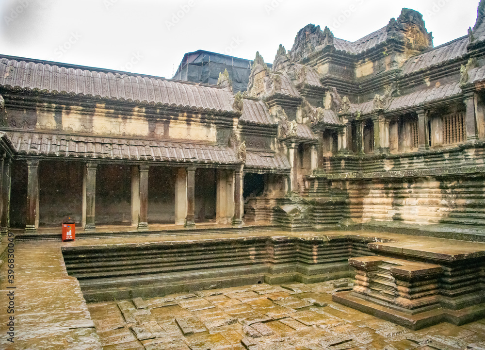 Angkor Wat is the largest temple in the world (Cambodia, 2019). It is raining Angkor Wat is the largest temple in the world (Cambodia, 2019). It is raining