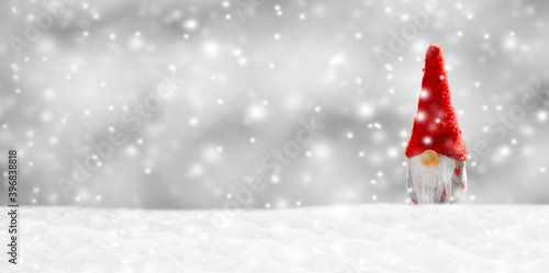 Weihanchtskarte mit Kleinem Weihanchtsmann im Schnee