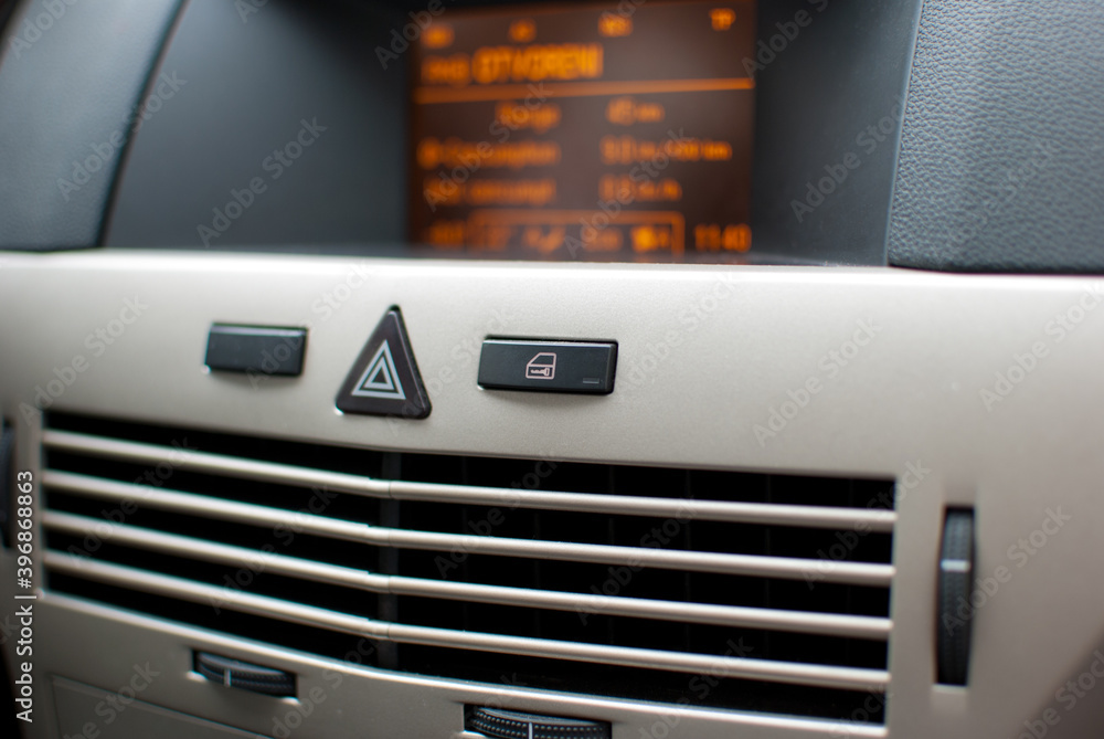 Auto radio display and dashboard with ventilation