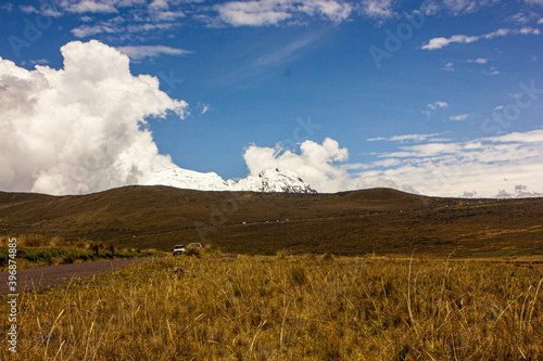 Photos Ruta al volcán Antizana (Antisana), día soleado donde se deja ver con toda su ma