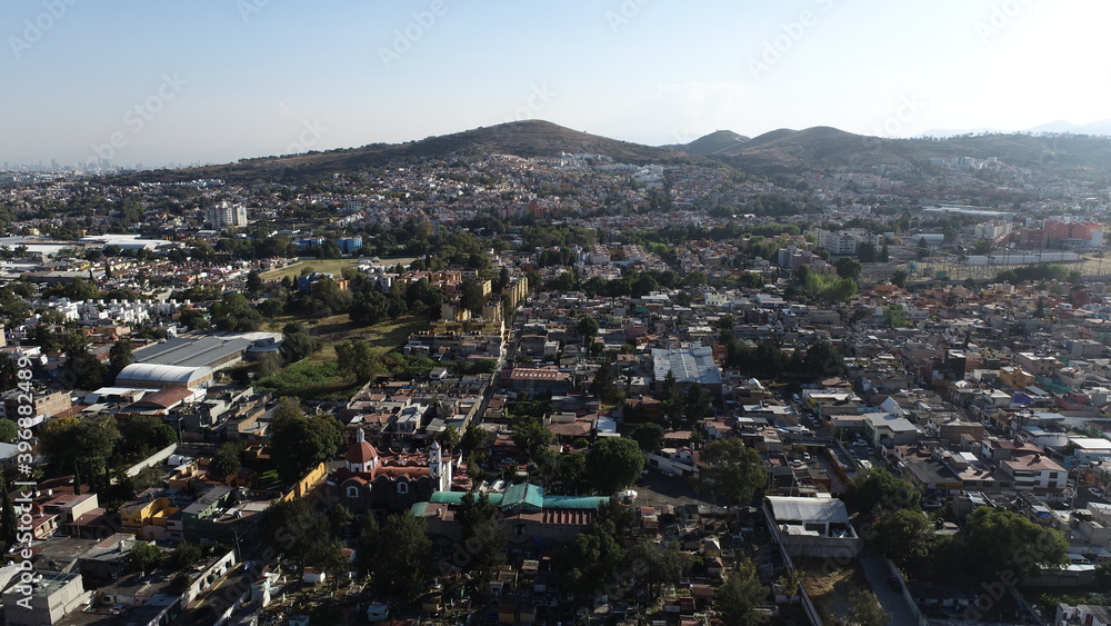 “Vista del sur de las calles cercanas a la iglesia y cementerio, el 28 de noviembre de 2020, en
Atizapán de Zaragoza, Estado de México “Vista del sur de las calles cercanas a la iglesia y cementerio, el 28 de noviembre de 2020, en
Atizapán de Zaragoza, Estado de México