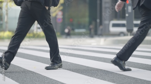 Wallpaper Mural 群衆・歩く人・横断歩道・東京駅 Torontodigital.ca