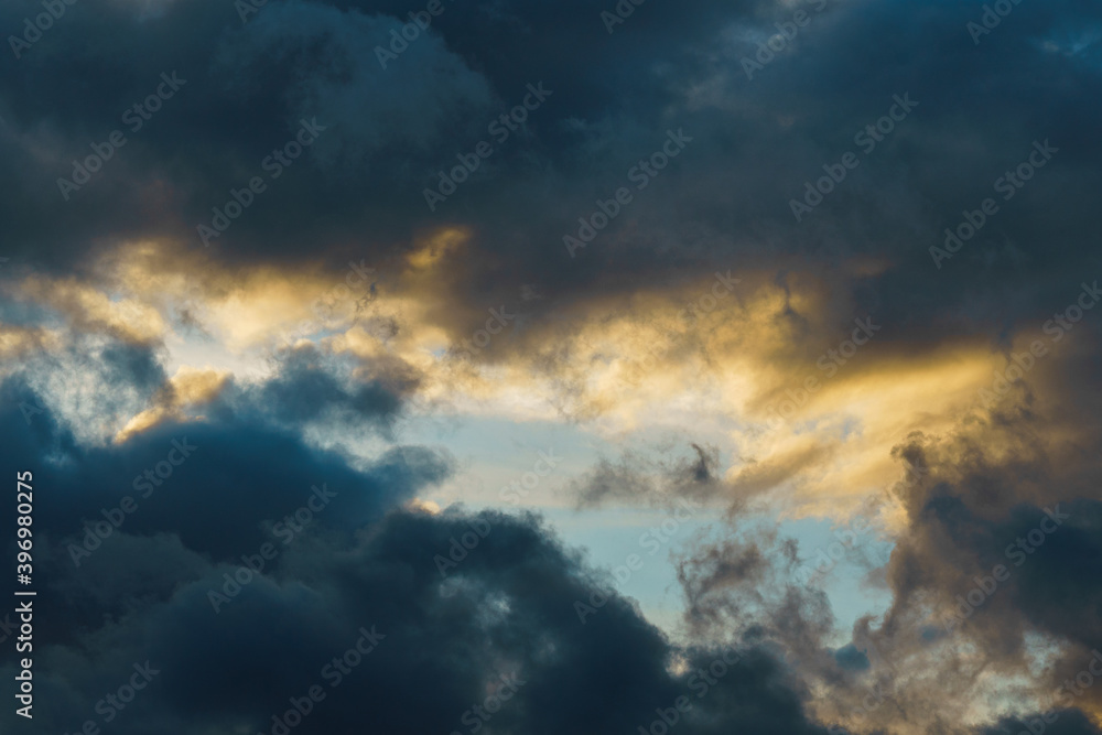 Obraz premium Clouds at sunset 