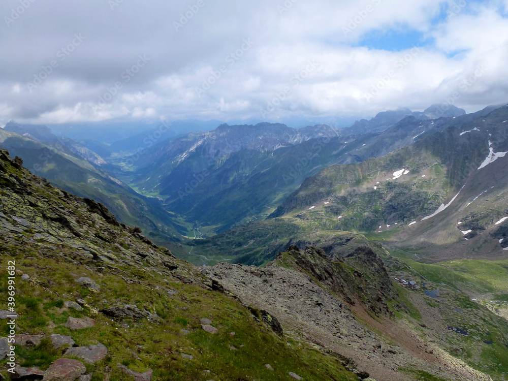 Fototapeta premium Bremer hut at Stubai high-altitude hiking trail, lap 7 in Tyrol, Austria