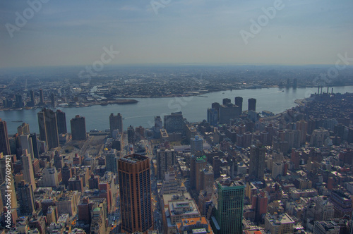 Vista de edificios emblem  ticos de Manhattan  en Nueva York.