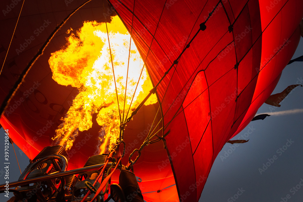 Obraz premium Fire up the balloon