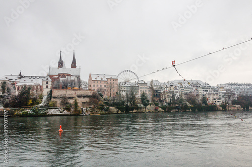 Basel, Münster, Kirche, Pfalz, Rhein, Rheinufer, Riesenrad, Grossbasel, Altstadt, Pfalz, Altstadthäuser, Winter, Schneedecke, Schweiz photo