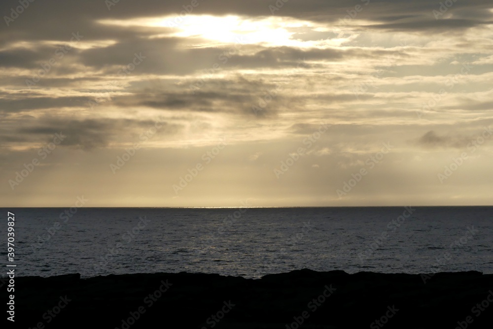 Obraz premium sunset over the sea