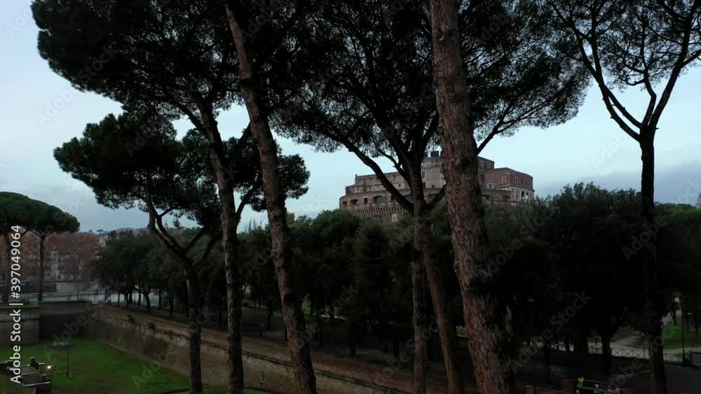 Veduta invernale di Castel Sant'Angelo e San Pietro in Vaticano. Ripresa aerea con drone Veduta invernale di Castel Sant'Angelo e San Pietro in Vaticano. Ripresa aerea con drone