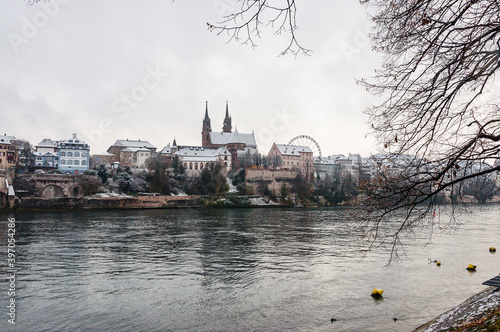 Basel, Münster, Kirche, Pfalz, Rhein, Rheinufer, Riesenrad, Grossbasel, Altstadt, Pfalz, Altstadthäuser, Winter, Schneedecke, Schweiz photo