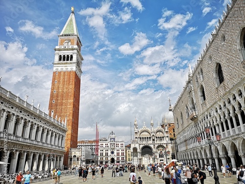 Markusplatz Venedig Italien photo