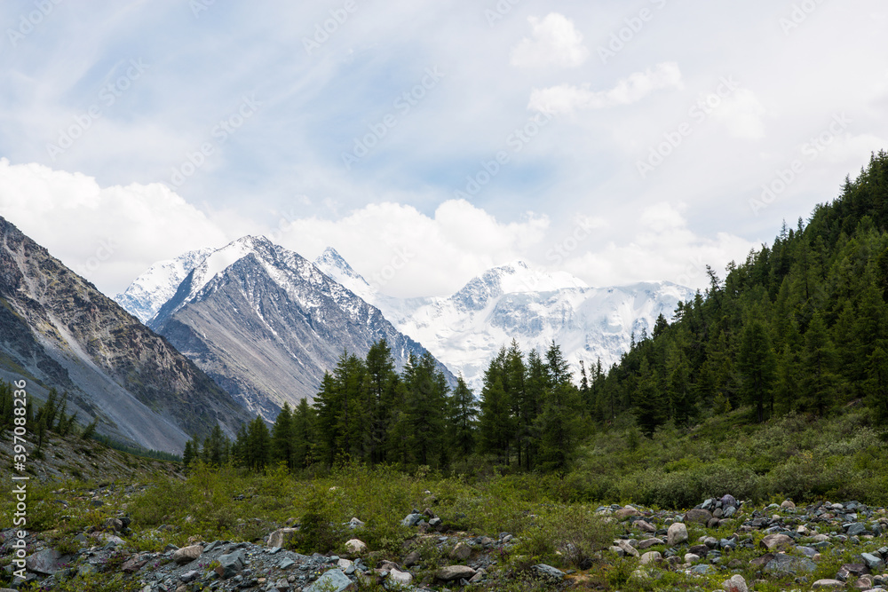 the valley of river Akkem and Belukha peak - Altay the valley of river Akkem and Belukha peak - Altay