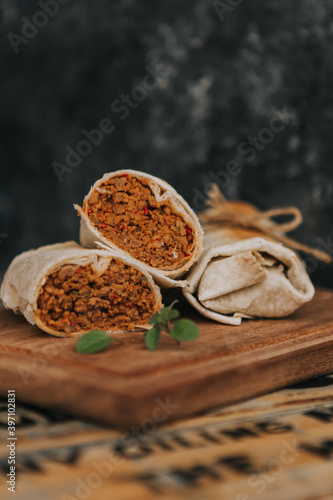 Burrito relleno de proteína vegetal