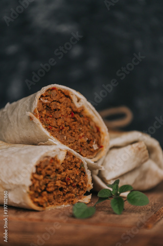 Burrito relleno de proteína vegetal