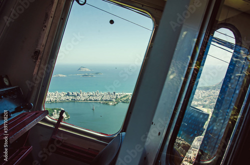 Tableau sur toile The train to Corcovado Mountain